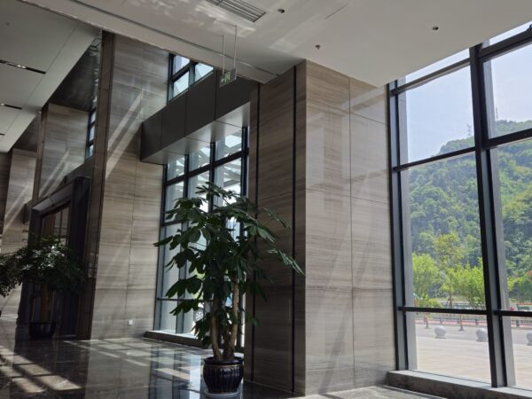 Qingyi River Hotel — the stone as wall cladding and column facing