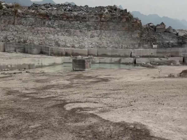 The quarry and the working floor